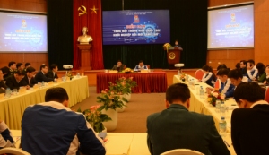 Các đồng chí :Trần Văn Tùng, Thứ trưởng Bộ Khoa học và Công nghệ và Nguyễn Phi Long - Bí thư BCH Trung ương Đoàn khóa X, Chủ tịch Hội LHTN Việt Nam chủ trì Diễn đàn.