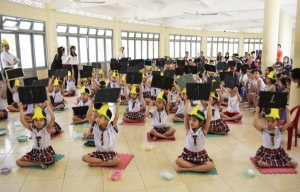 các cháu thiếu nhi tham gia trả lời các câu hỏi tại Hội thi