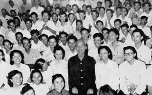 Hồ Chủ tịch tại Đại hội III Hội Nhà báo Việt Nam.