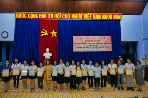 Vinh danh "Sinh viên 5 tốt" năm học 2019 - 2020.