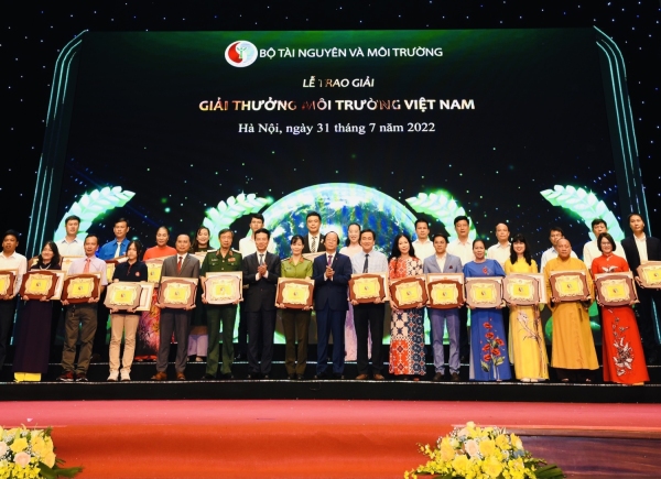 Quang cảnh lễ trao giải thưởng Môi trường Việt Nam năm 2021.