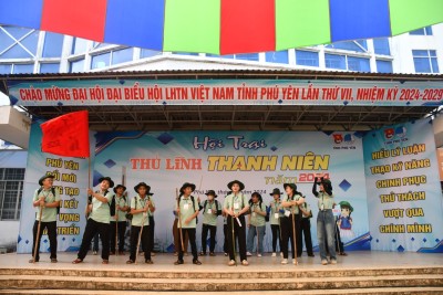 Các trại sinh tham gia trò chơi lớn.