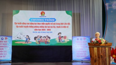 Báo cáo viên ruyền thông về phòng chống tác hại của thuốc lá điện tử.