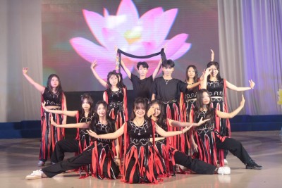 Một tiết mục nhảy hiện đại tại Cánh diều mơ ước.