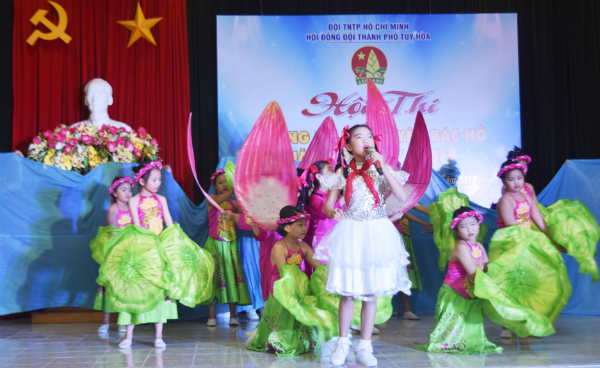 Một thí sinh khối Tiểu học tham gia Hội thi.