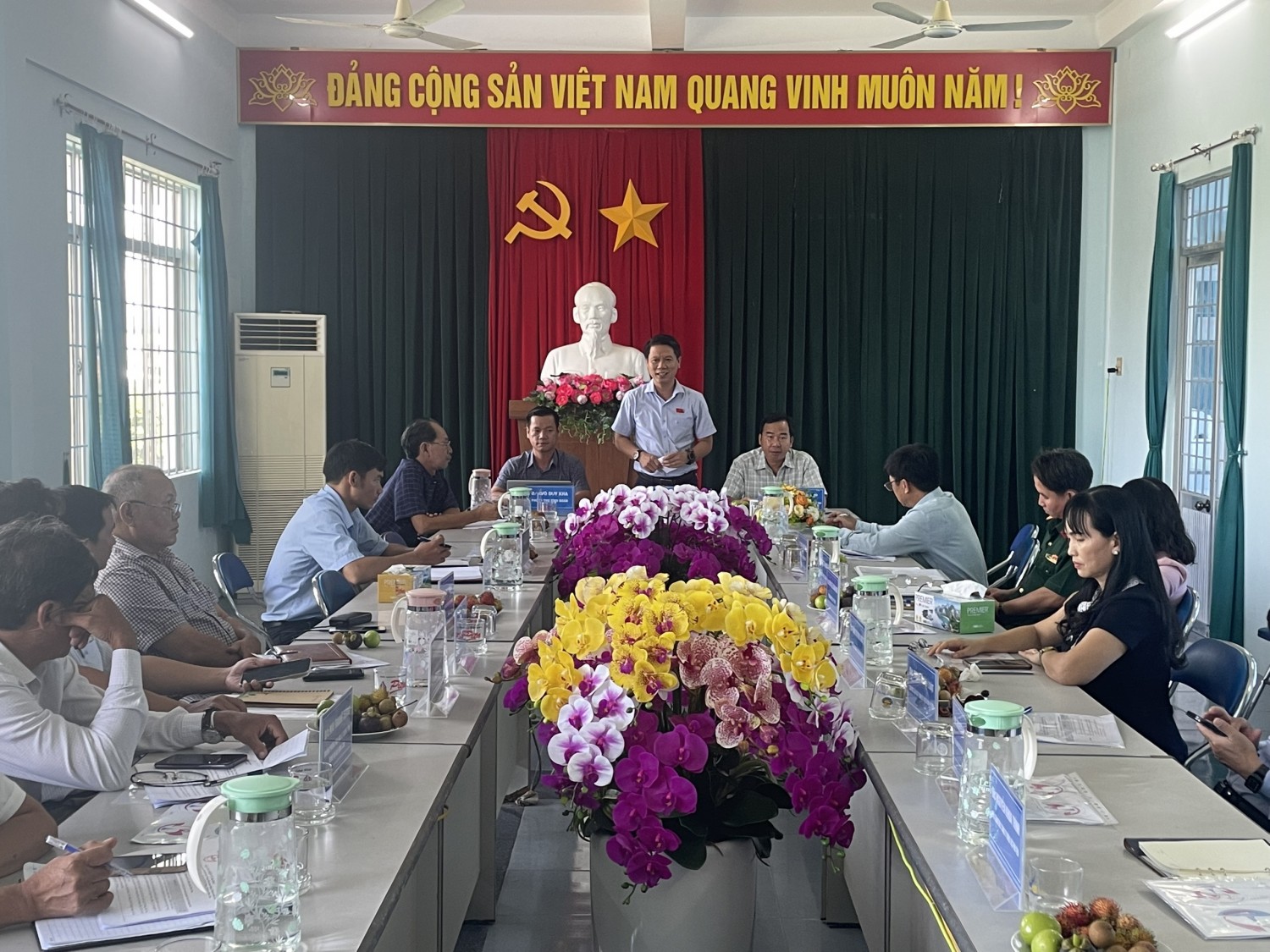 Đồng chí Lương Minh Tùng  - UVBCH Trung ương Đoàn, Bí thư Tỉnh Đoàn, Chủ tịch Hội LHTN Việt Nam tỉnh phát biểu Kết luận cuộc họp